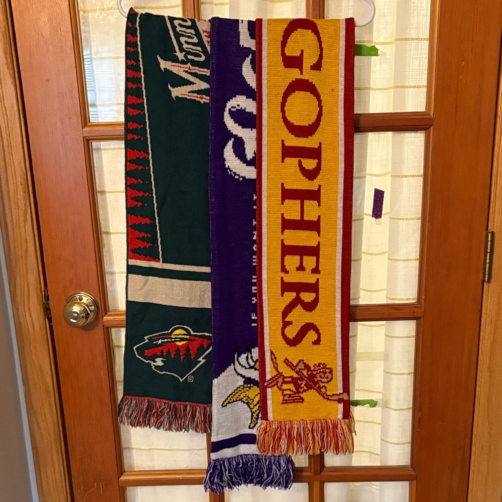 Gophers and Wild Team Scarves